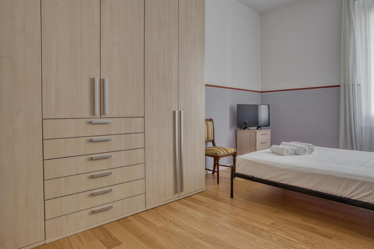 Joivy Lovely Apt, Easy Access To Centre Apartment มิลาน ภายนอก รูปภาพ